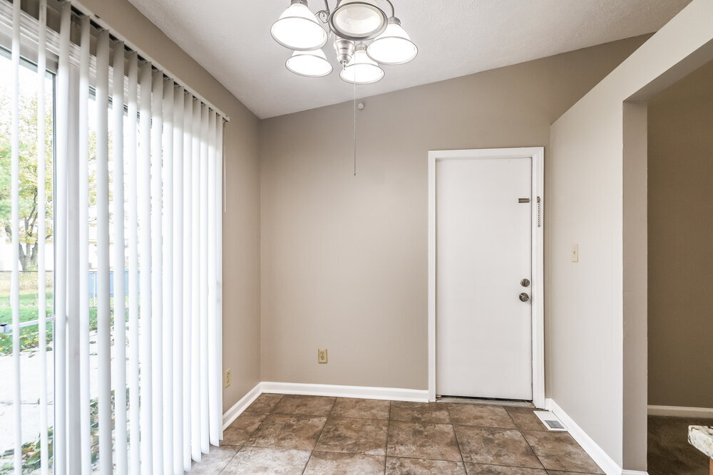 Building Photo - 8131 Sheroak Ct