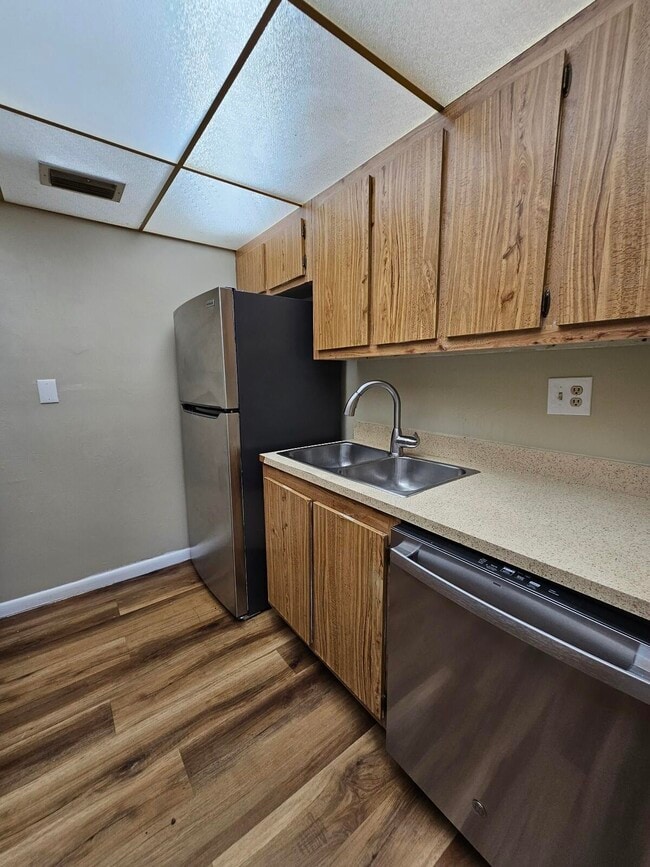 Building Photo - 1950 N Congress Ave