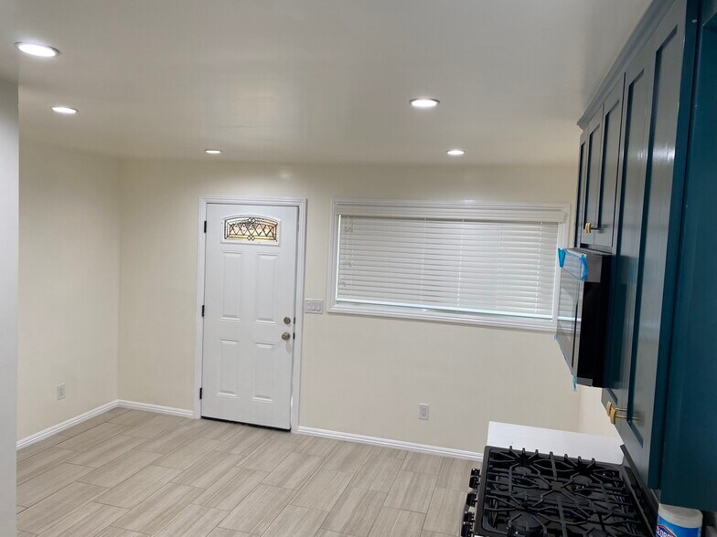 Building Photo - 8138 Blewett St