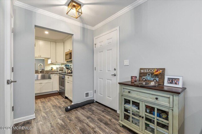 Building Photo - 114 Wellington Pl