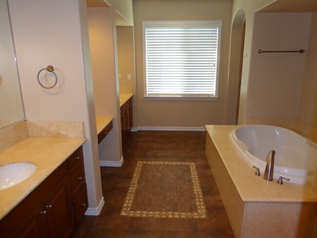 Building Photo - COMING SOON! Westridge 4 Bedroom Home for Rent.