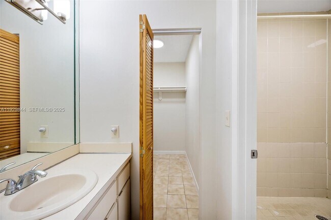 Building Photo - 1413 SW 19th St