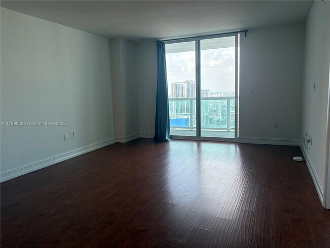 Building Photo - 1800 N Bayshore Dr