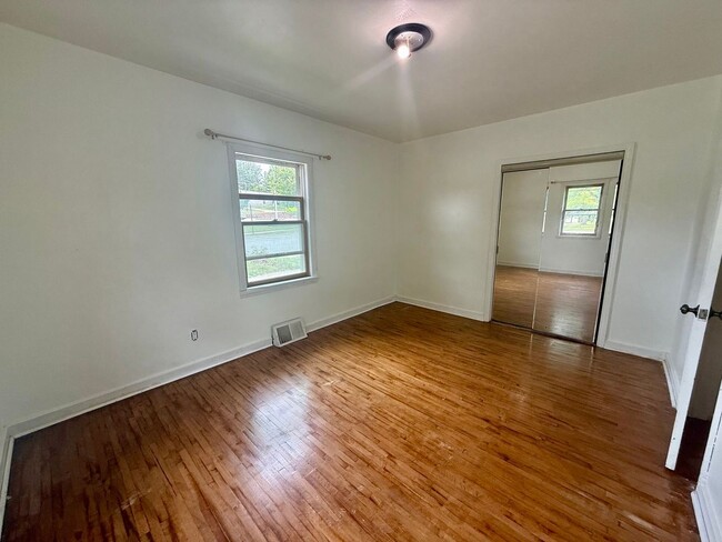 Building Photo - 3 Bed 1 Bath Single Family Home in Wausau ...