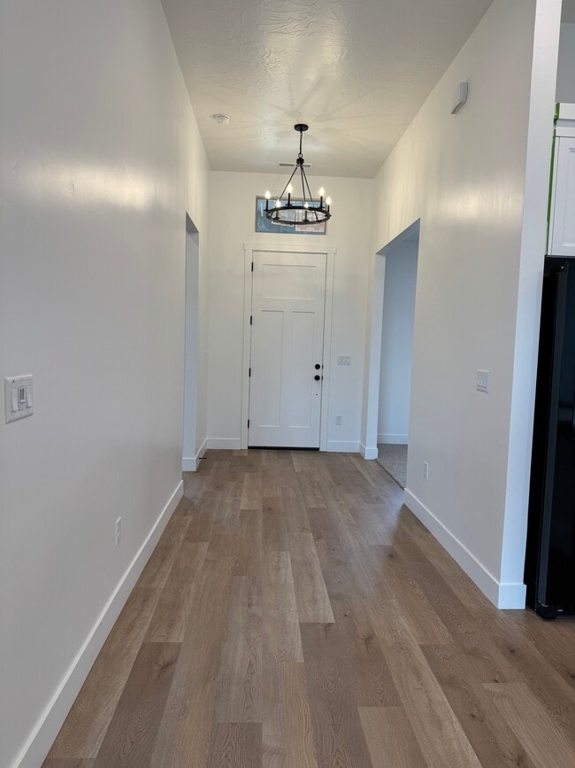 Building Photo - 1593 E Dihedral Dr