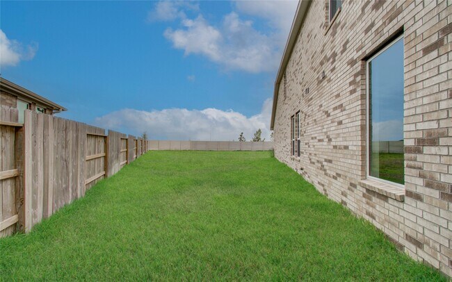 Building Photo - 26503 Foxtail Fern Dr