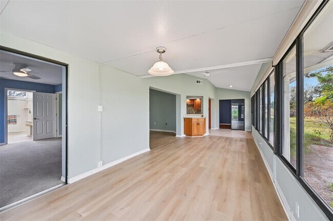 Building Photo - 227 Southampton Dr