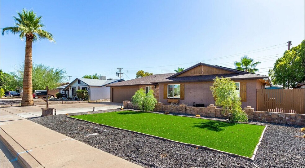 Primary Photo - 2009 N 68th St