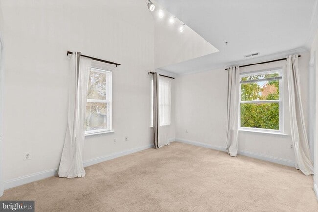 Building Photo - 620 N Bentz St