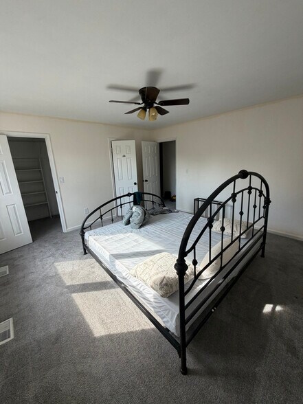 Building Photo - 5756 Rivermill Cir