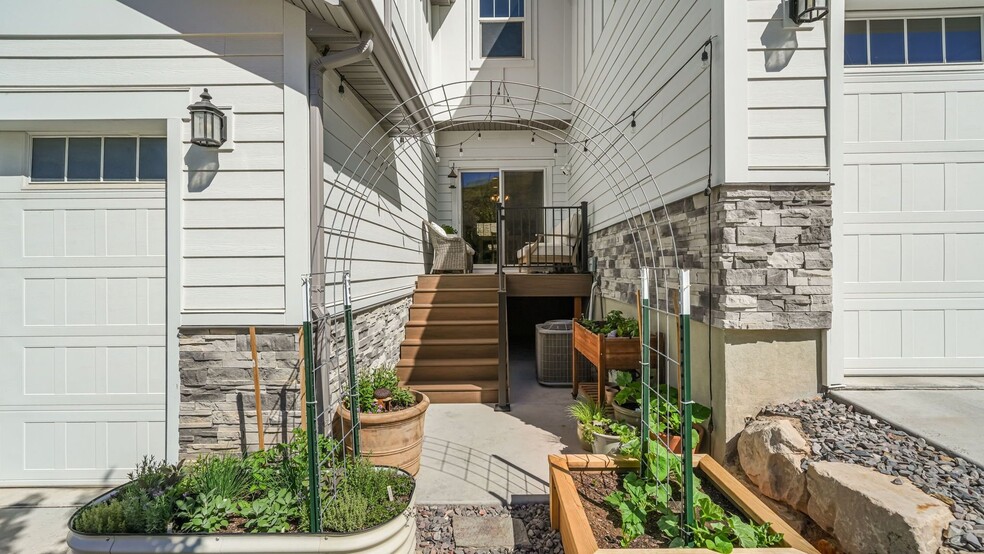 Building Photo - 5105 N Marble Fox Way
