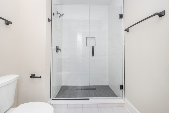 Building Photo - 816 Walnut Ave