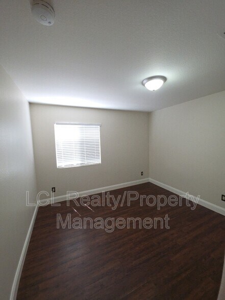Building Photo - 25025 Clover Creek Ln