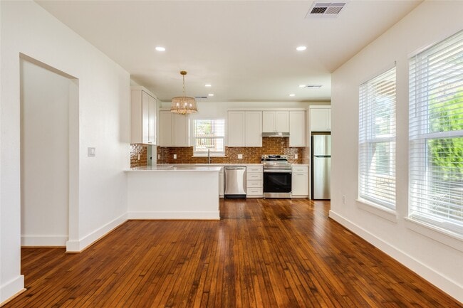 Building Photo - 2512 Avenue K