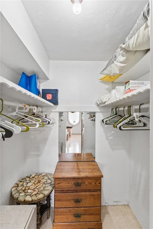 Building Photo - 2200 Diana Dr