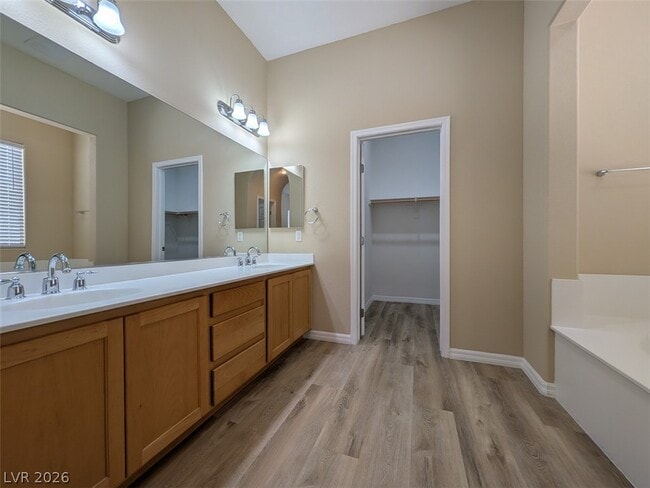 Building Photo - 1032 Via Canale Dr