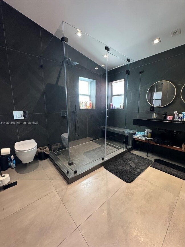 Building Photo - 4943 SW 33rd Way