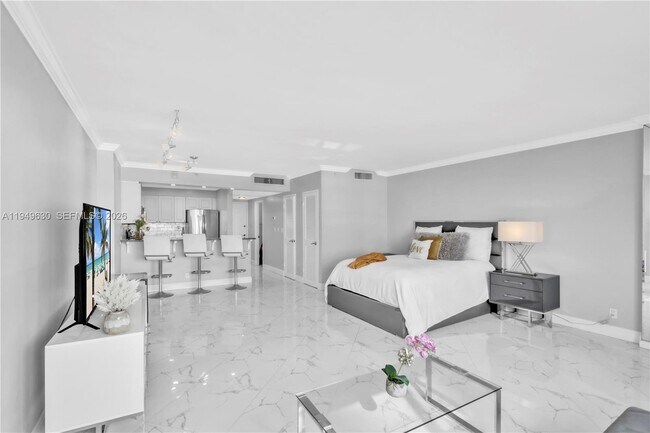 Building Photo - 2501 S Ocean Dr