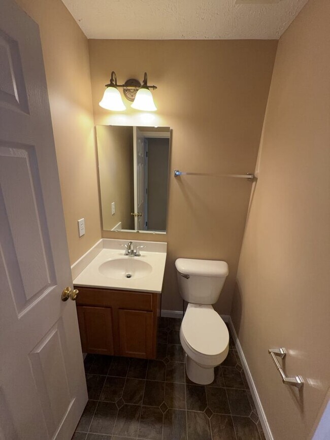 Building Photo - 5095 Oak Creek Trail