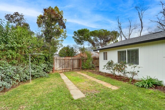 Building Photo - 7334 Grenola Way