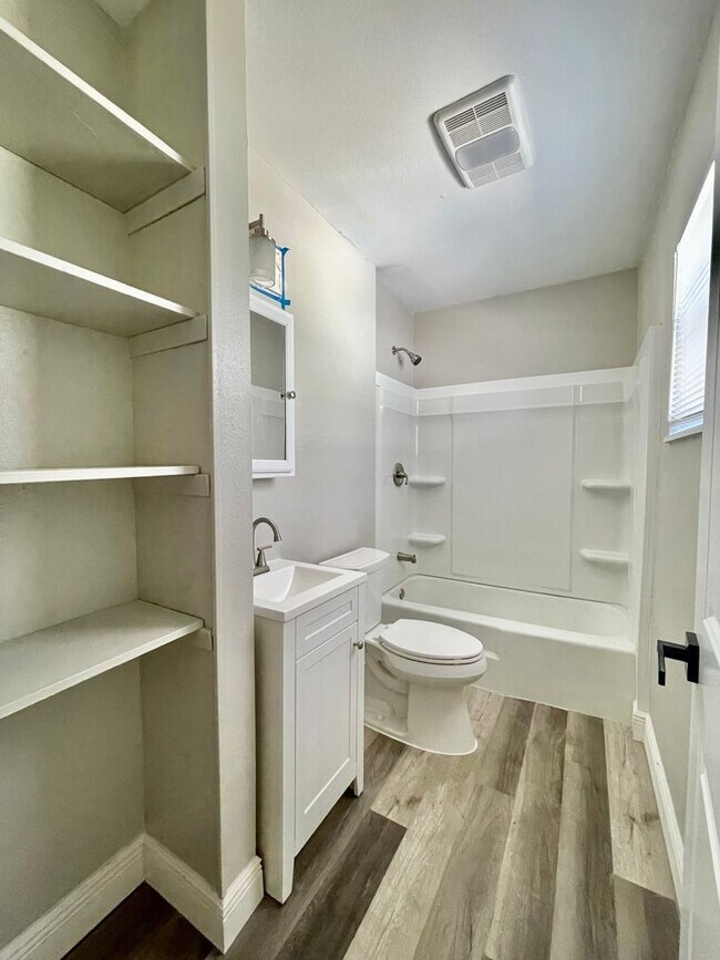 Building Photo - New & Improved 1 Bedroom and 1 Bathroom Home in the Center of San Marcos
