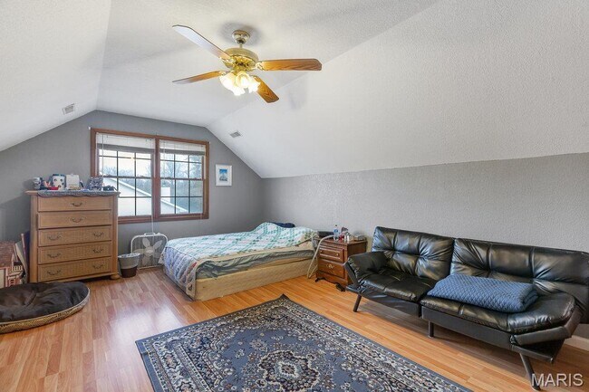 Building Photo - 2725 Timberline Dr