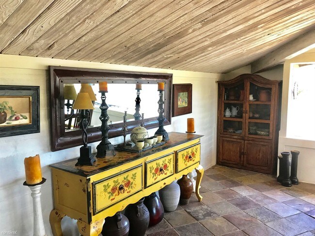 Building Photo - 114 Story Rd