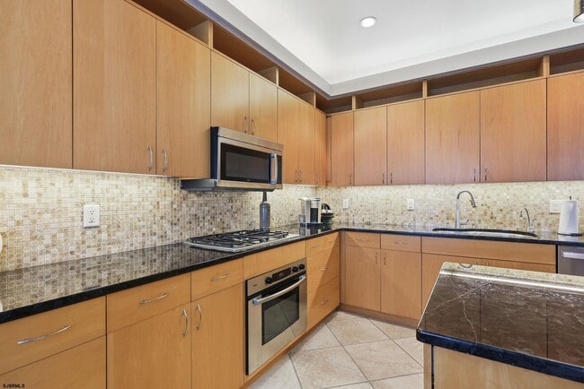 Building Photo - 7701 Atlantic Ave