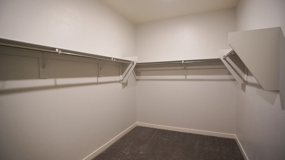 Building Photo - 13942 E Silver Pne Trl