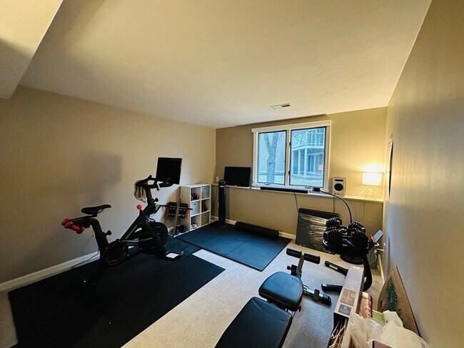 Building Photo - 46 Pointe Rok Dr