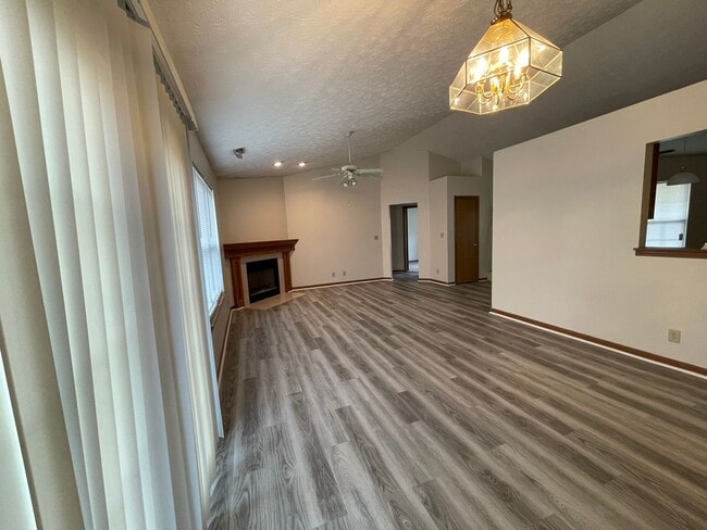 Building Photo - UPDATED 3 BR HOME IN PRIME WEST LAFAYETTE ...