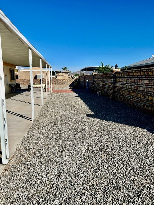 Building Photo - Charming 2-Bedroom 2-Bathroom Furnished Ma...