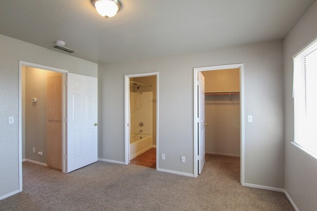 Building Photo - 1156 Weatherby Ct