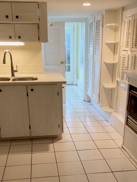 Kitchen - 1674 21st Ave N