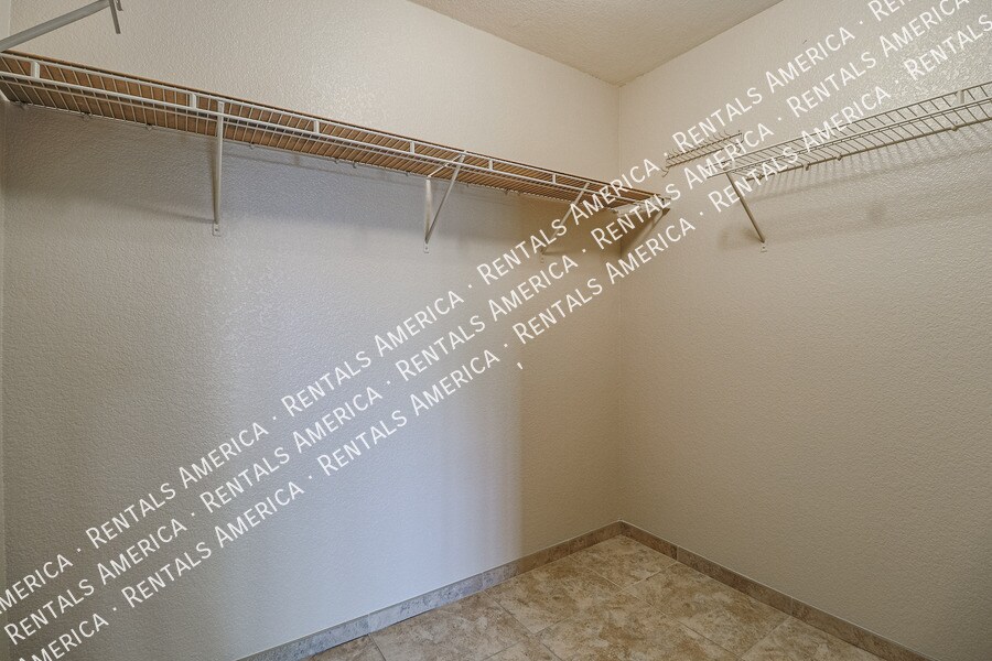 Building Photo - 2575 N Lupita Pl