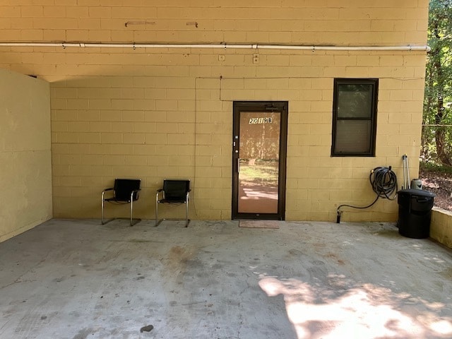 Primary Photo - 2019 S Hairston Rd