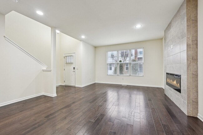 Building Photo - 905 Times Square Dr