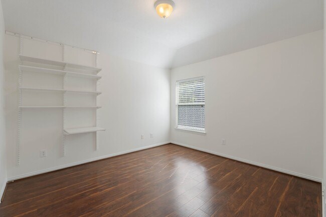 Building Photo - 11 Korbel Ct