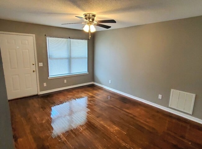 Building Photo - 3 bed 1 bath in Midwest City