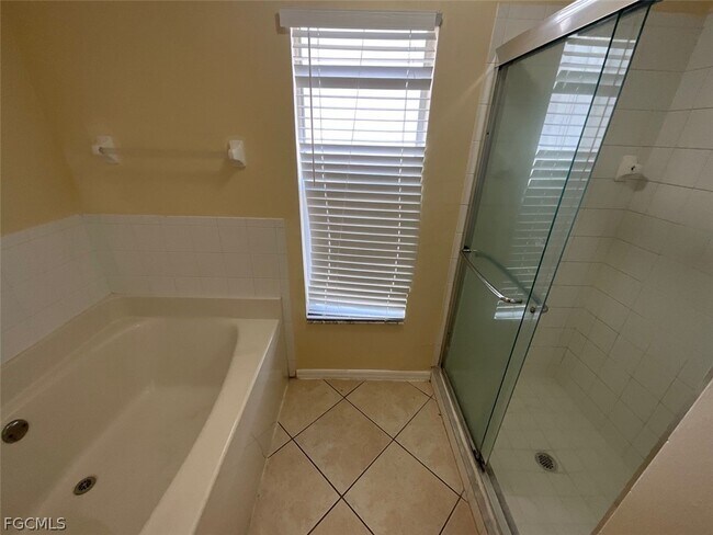 Building Photo - 4005 1st St SW