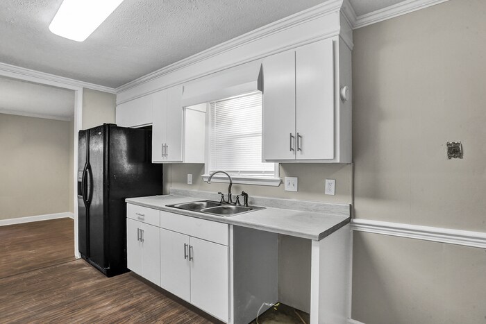 Building Photo - 128 Dogwood Cir