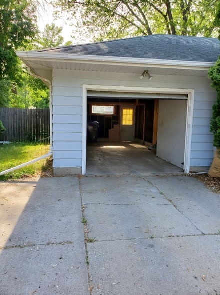 Building Photo - 1163 Higgins Ave