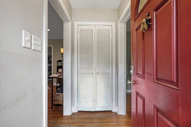 Building Photo - Charming 3-Bedroom Home in Savannah’s Parkside Neighborhood