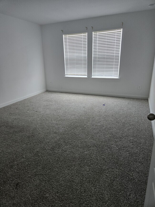 Building Photo - 3131 Creston Gate Dr