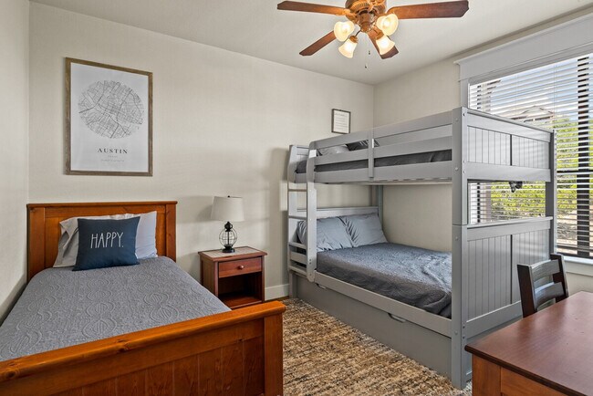 Building Photo - 18004 Edgewood Way