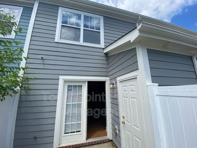 Building Photo - 252 Hurston Cir