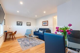 Building Photo - Newly Remodeled - Luxury Finishes - Downto...