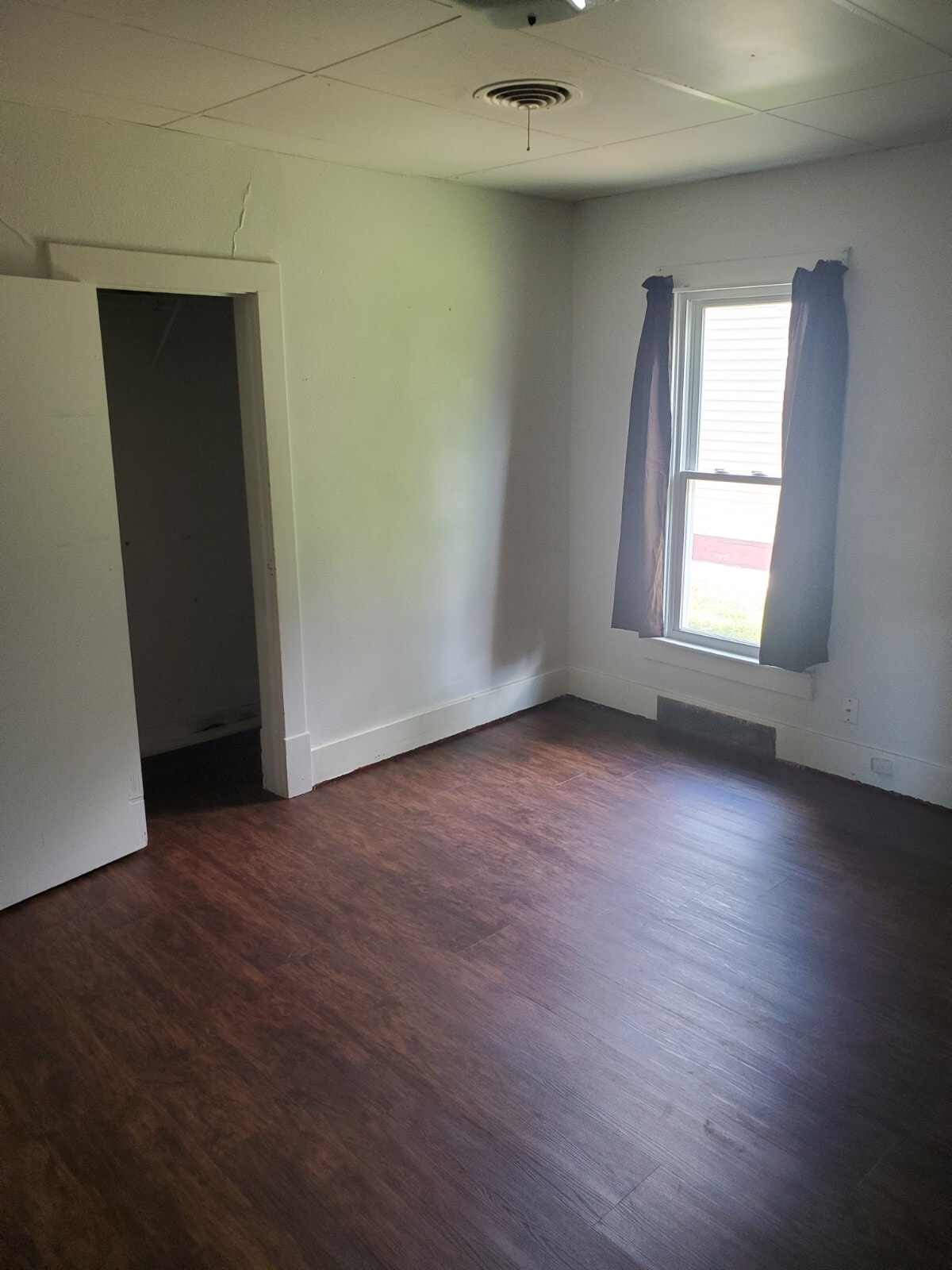 Building Photo - 605 S Purdy Ave