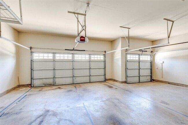 Building Photo - 16009 Jeffs Ln