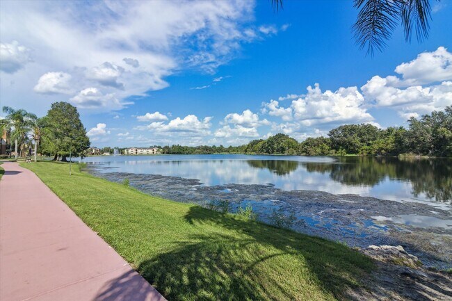 Building Photo - 1999 Summer Club Dr